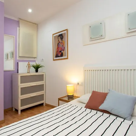 Cozy Exiample Getaway With Patio Apartment Barcelona