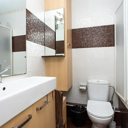 Cozy Exiample Getaway With Patio * Barcelona