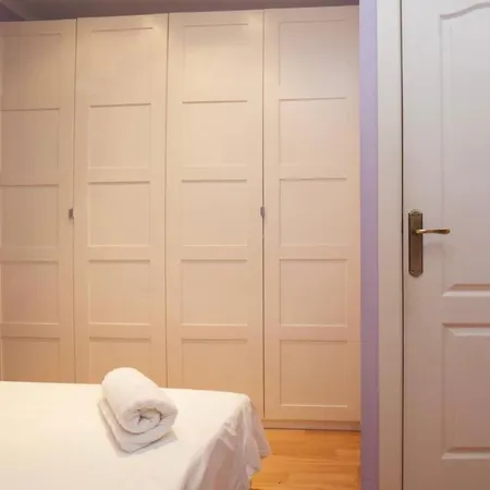 Cozy Exiample Getaway With Patio Apartment Barcelona