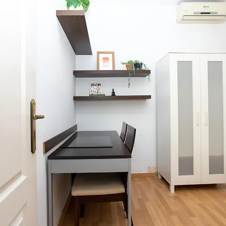 Apartment Cozy Exiample Getaway With Patio Barcelona